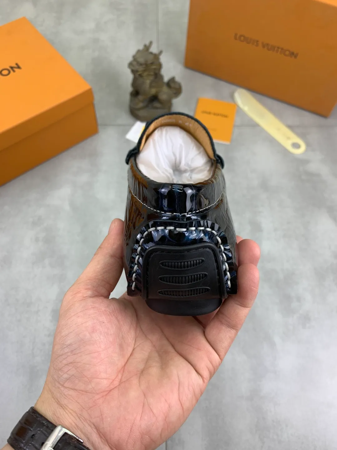 Men's men's shoes 💰P360💰【New style】🆘 🔥🆕【Louis Vuitton】LV Hong Kong high-quality beanie shoes. Loaf style for lazy people. This fabric is made of 🇮🇹 imported Italian first-layer cowhide➕full first-layer pigskin lining. The lining is more high-end. The original non-slip and wear-resistant rubber outsole is the only choice for driving. Size: 38-45. 4️⃣colors available.